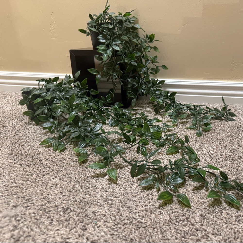 2 Ikea fake plants Fejka